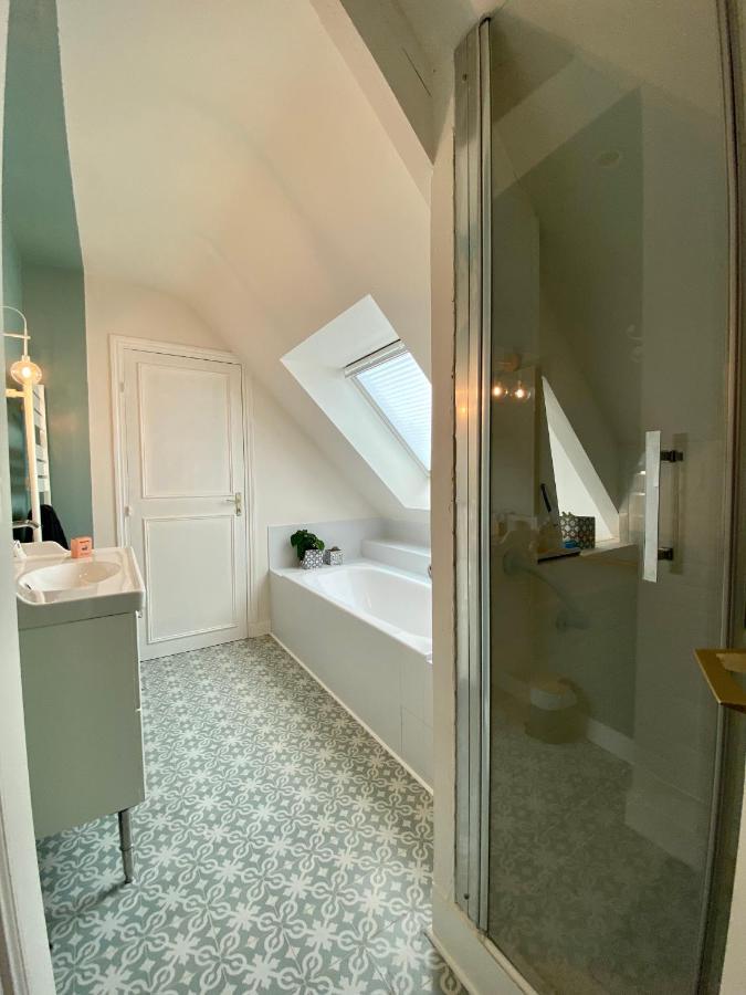 L'Hirondelle - Maison Au Coeur Des Chateaux Mosnes Bagian luar foto